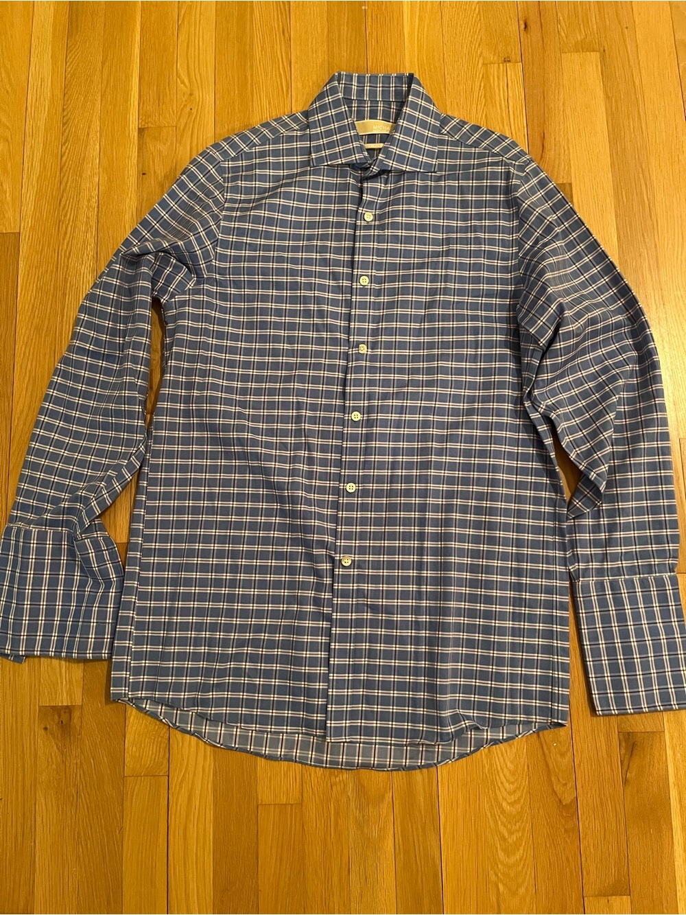 Men's Blue Plaid Dress Shirt 15 32/33
Long sleeves cuff link shirt Michael Kors